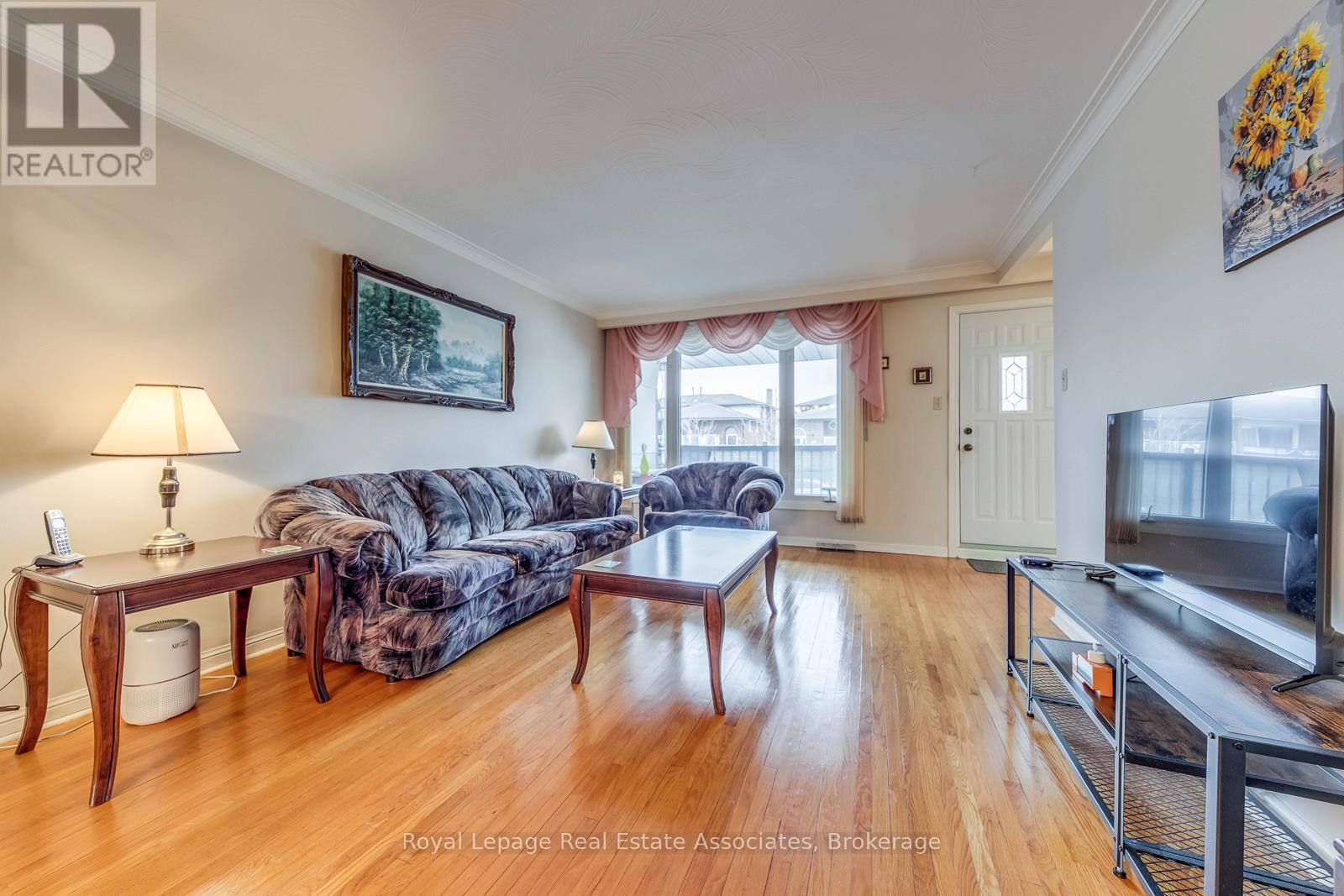 37 Prouse Drive, Brampton, Ontario  L6V 3A3 - Photo 9 - W12894338