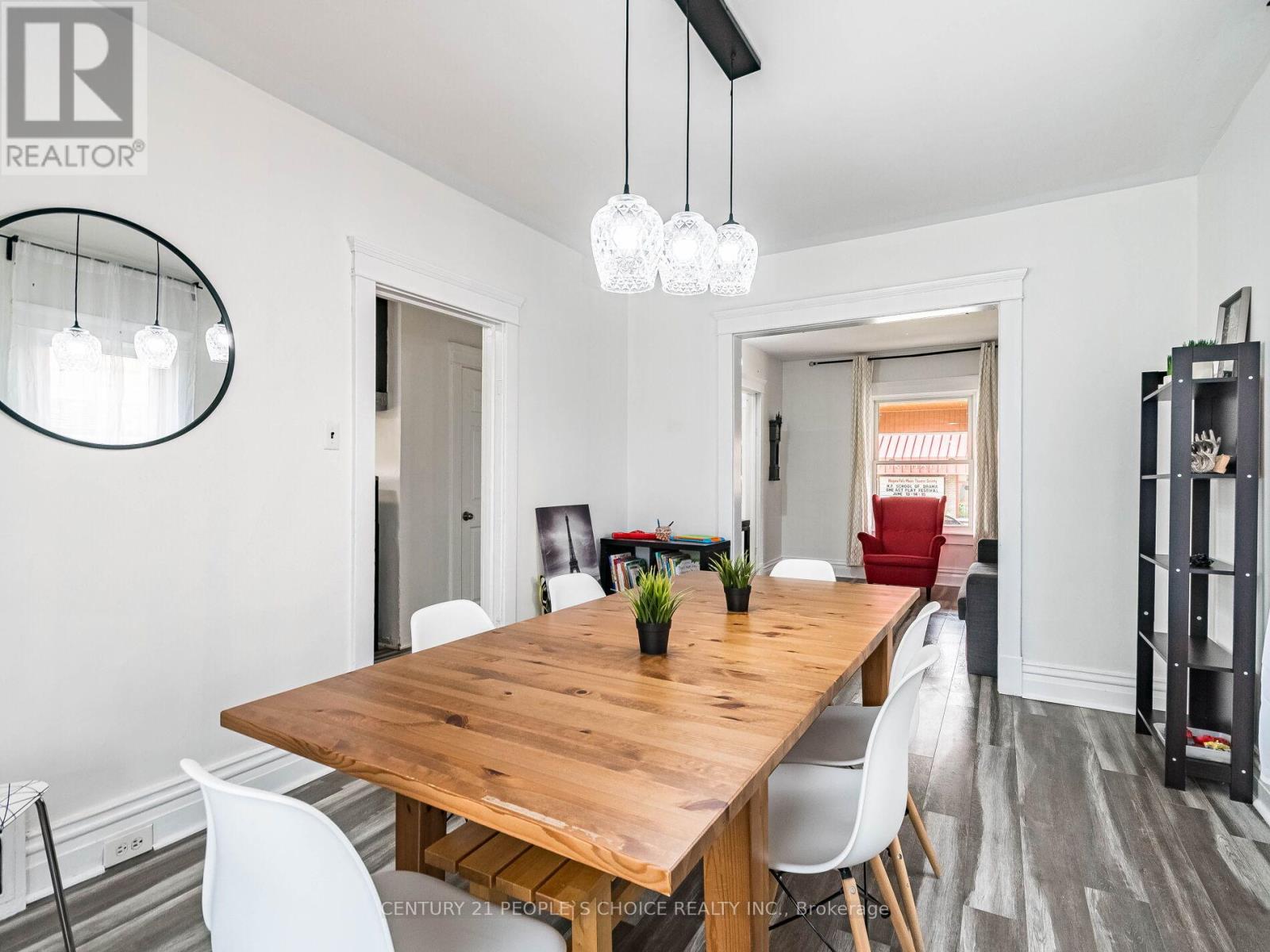 5001 Kitchener Street, Niagara Falls, Ontario  L2G 1A9 - Photo 5 - X12894326