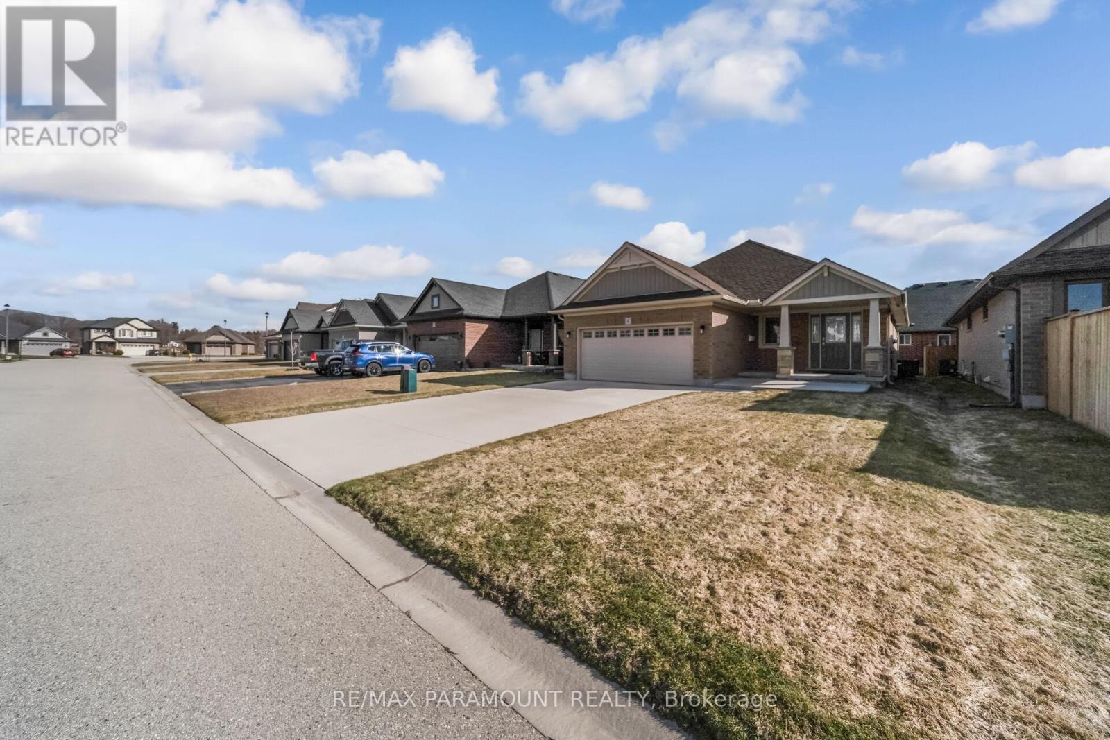 6 Nancy Court, Tillsonburg, Ontario  N4G 4G8 - Photo 3 - X12894354