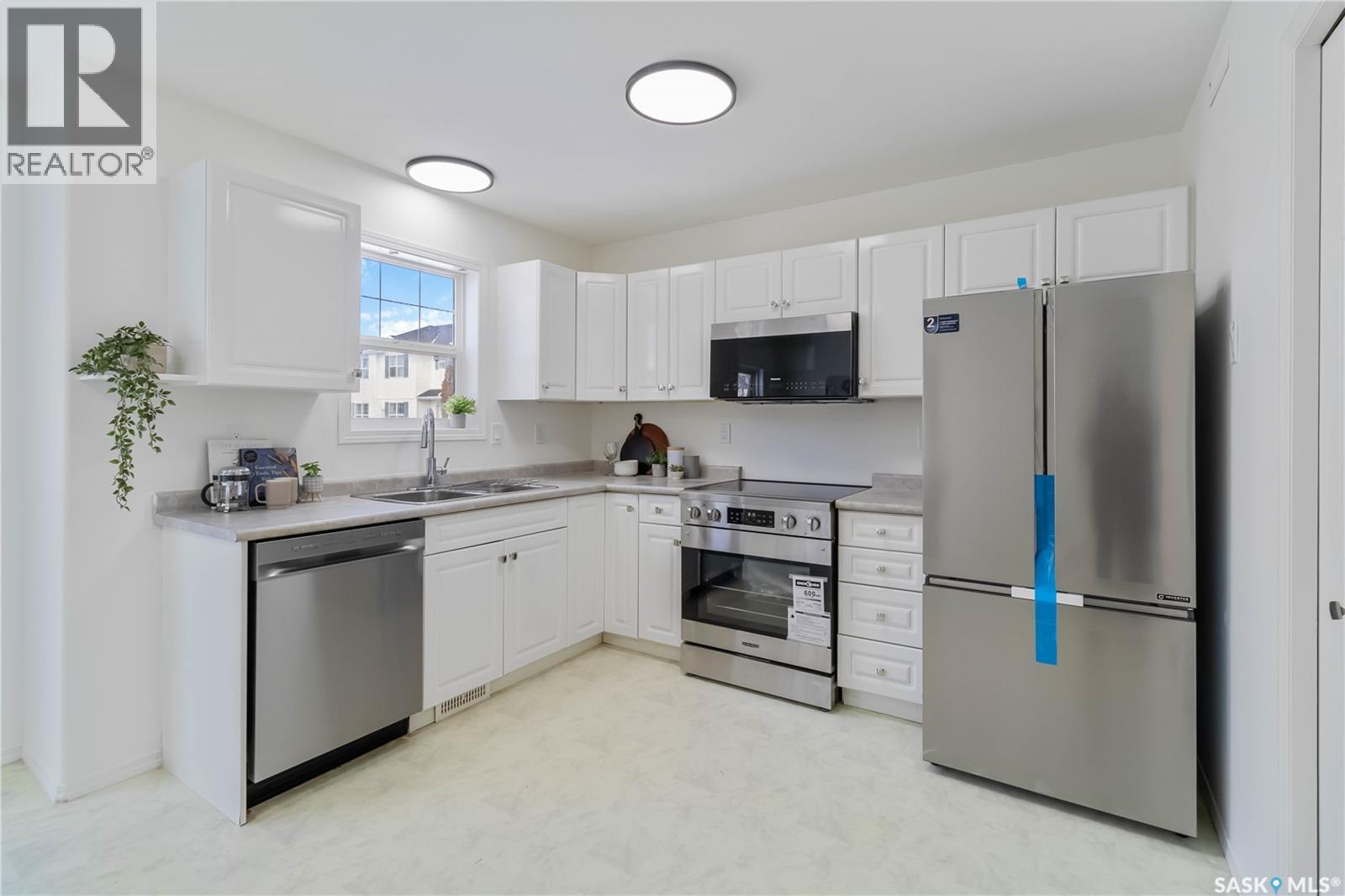 33 102 Pawlychenko Lane, Saskatoon, Saskatchewan  S7V 1G9 - Photo 10 - SK030691