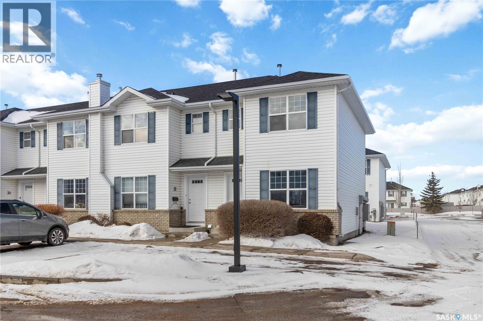 33 102 Pawlychenko Lane, Saskatoon, Saskatchewan  S7V 1G9 - Photo 2 - SK030691