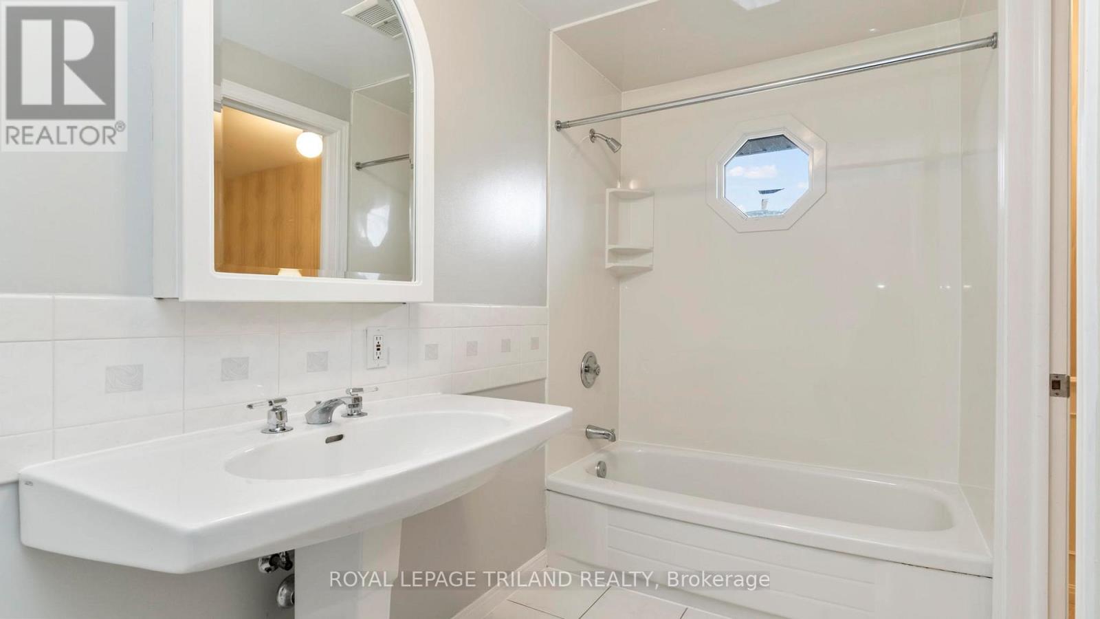 808 Farnham Road, London South, Ontario  N6K 1R7 - Photo 19 - X12894364