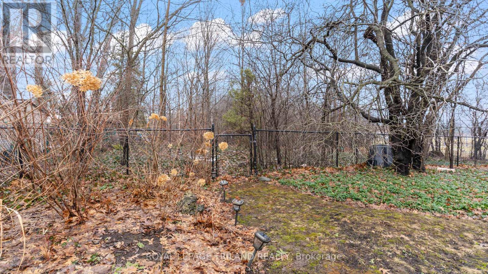 808 Farnham Road, London South, Ontario  N6K 1R7 - Photo 36 - X12894364