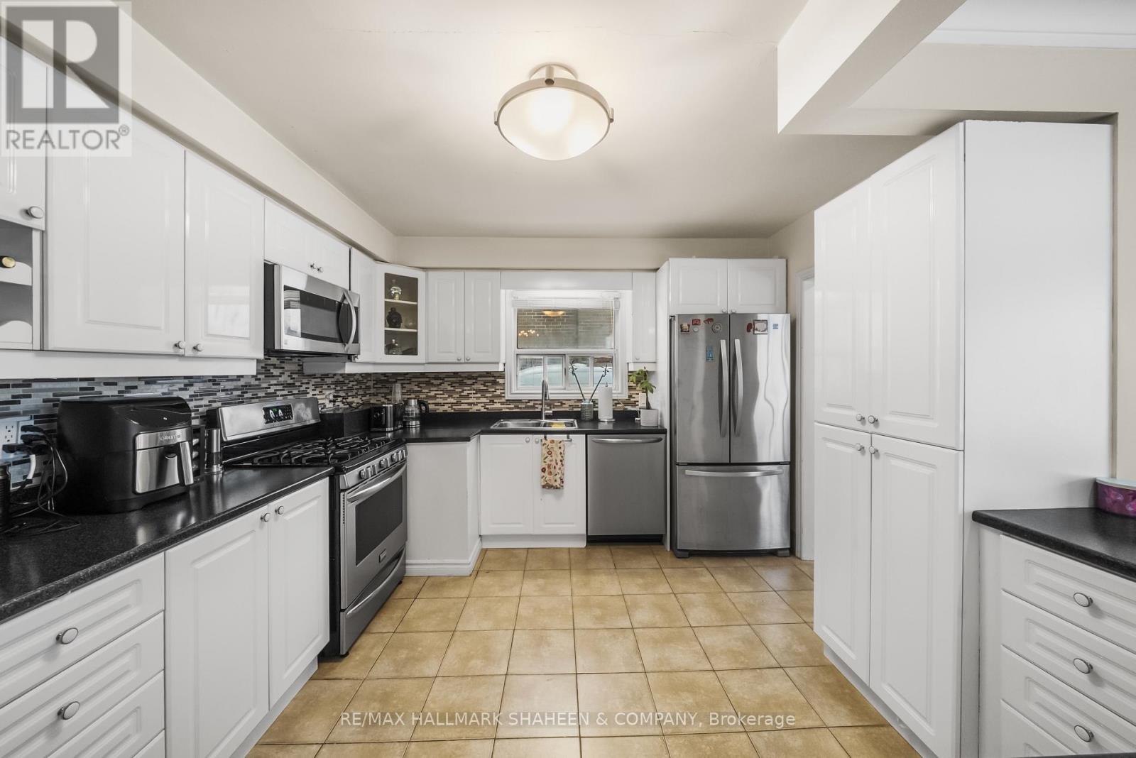 223 Hillcrest Avenue, Toronto, Ontario  M2N 3P3 - Photo 10 - C12894368