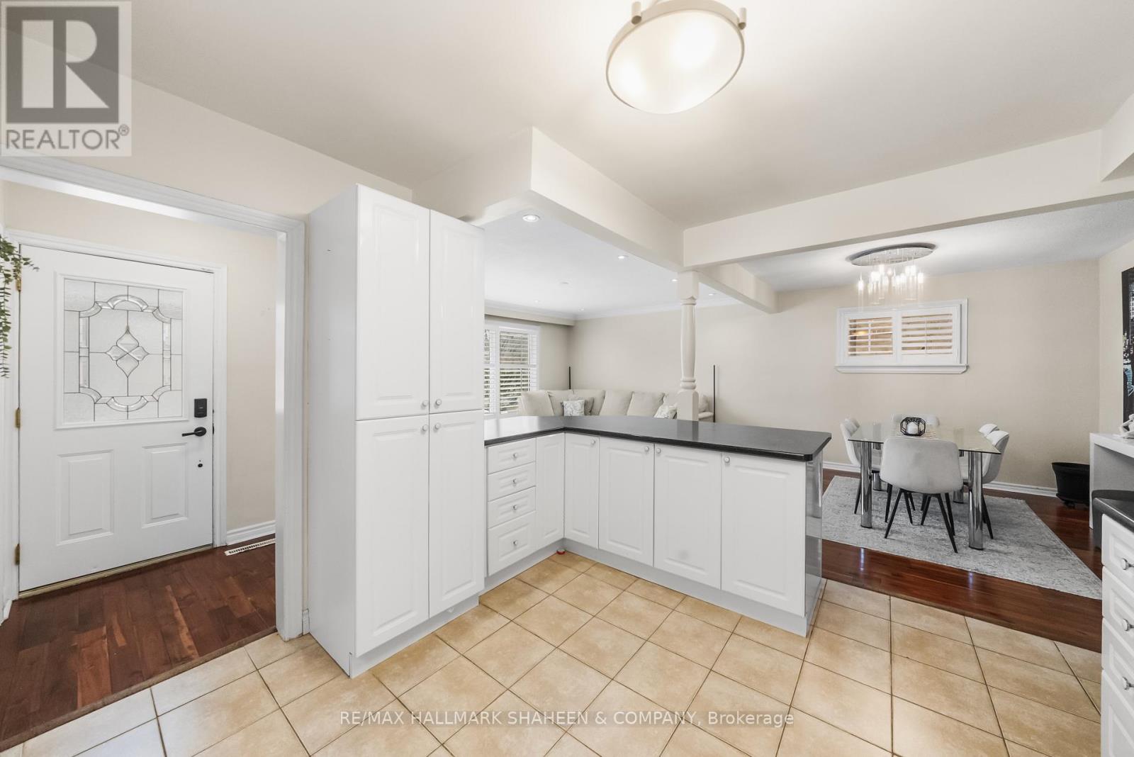 223 Hillcrest Avenue, Toronto, Ontario  M2N 3P3 - Photo 9 - C12894368