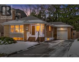 223 HILLCREST AVENUE, Toronto, Ontario