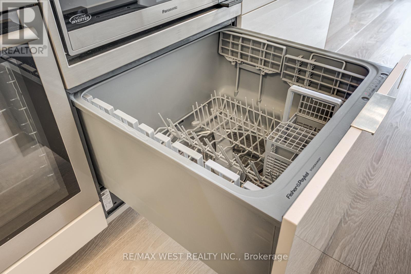 1502 - 88 Scott Street, Toronto, Ontario  M5E 0A9 - Photo 5 - C12894380