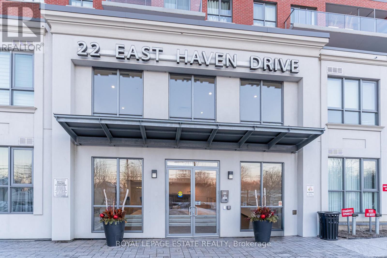 818 - 22 EAST HAVEN DRIVE, Toronto, Ontario