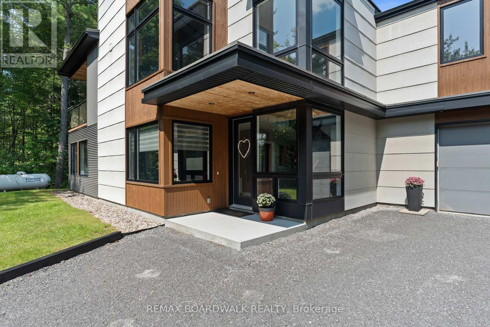 108 Edith Margaret Place, Ottawa, Ontario  K2W 1A8 - Photo 5 - X12774132