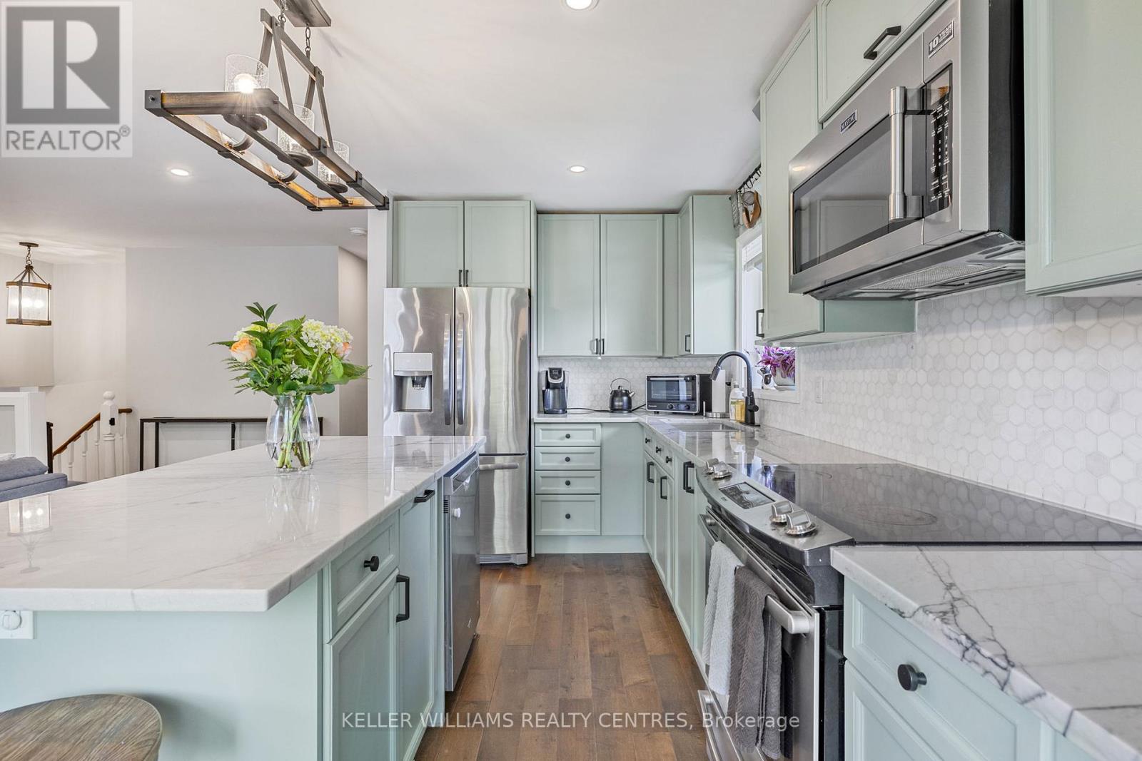 4 Selby Street, Innisfil, Ontario  L0L 1L0 - Photo 17 - N12894362