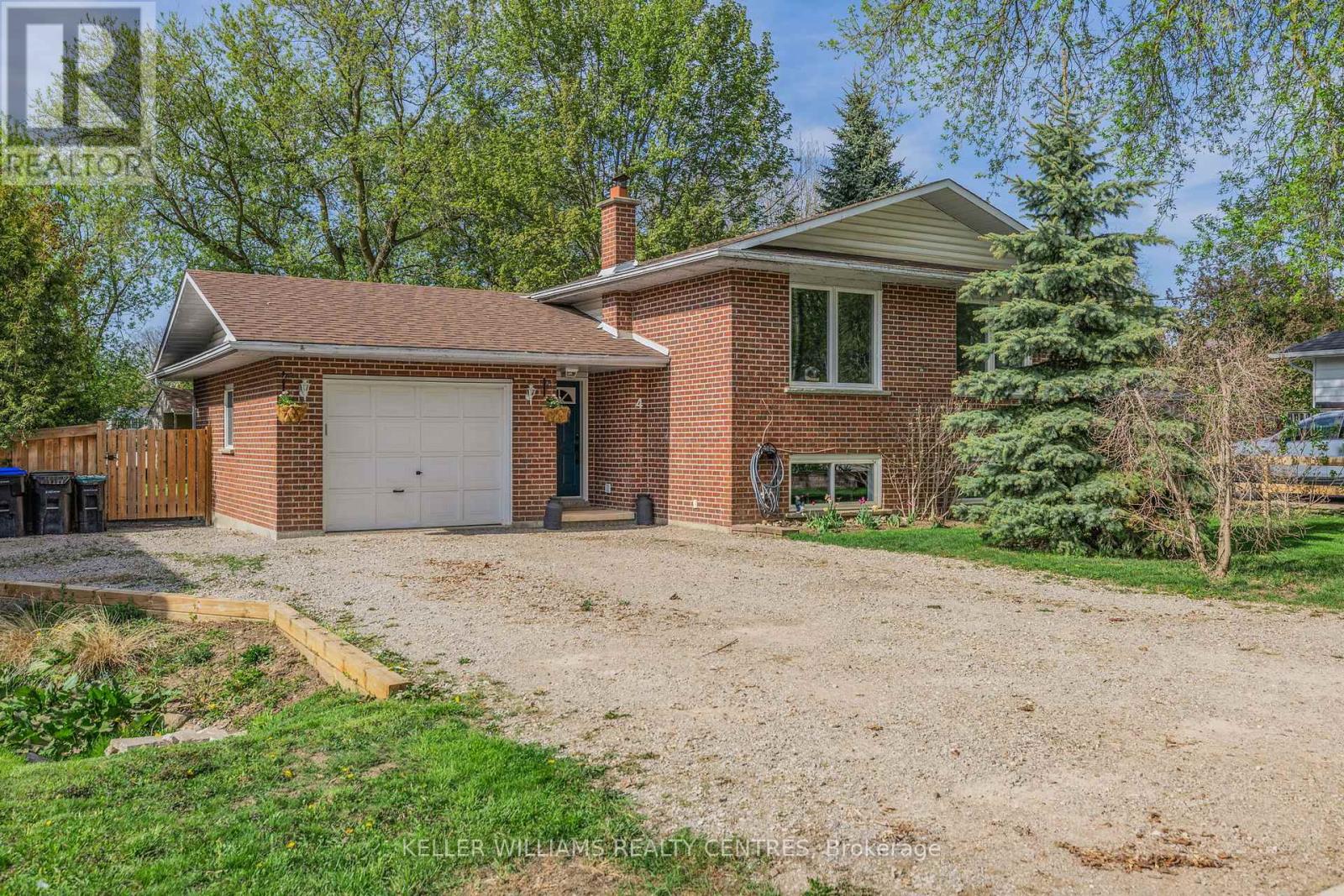 4 Selby Street, Innisfil, Ontario  L0L 1L0 - Photo 2 - N12894362