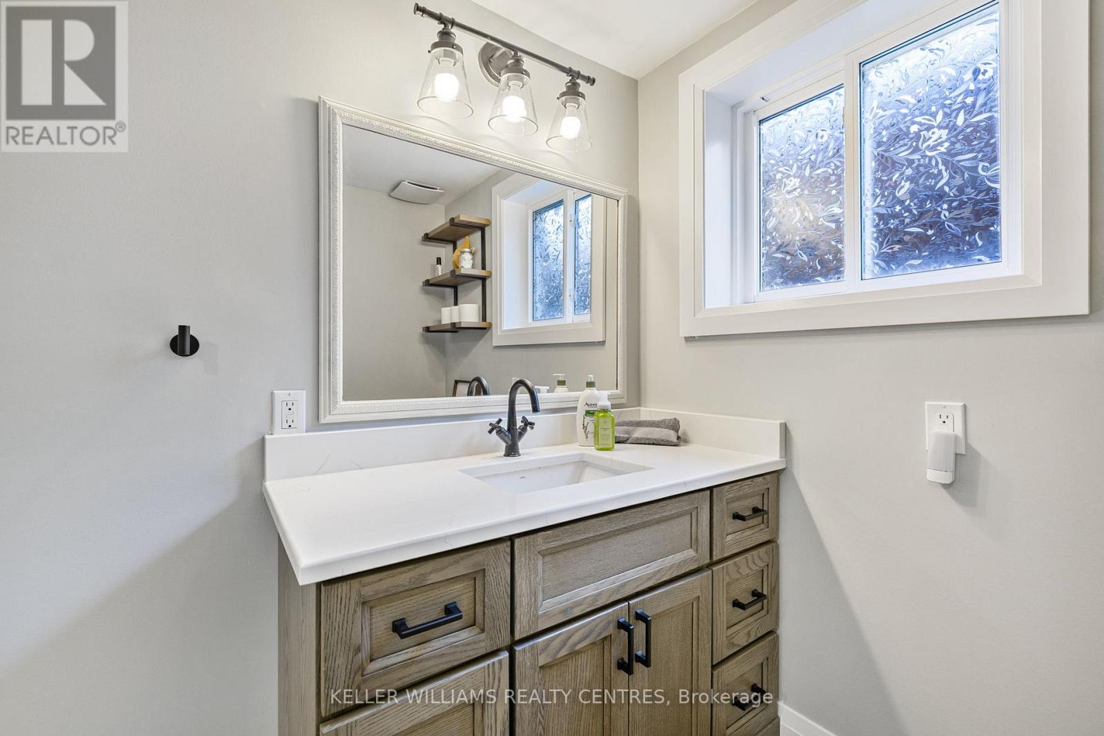 4 Selby Street, Innisfil, Ontario  L0L 1L0 - Photo 37 - N12894362