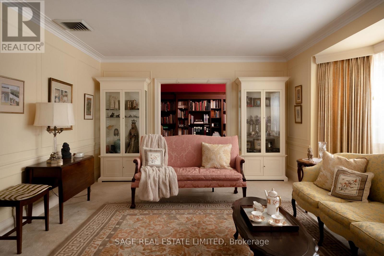 18 King Georges Road, Toronto (Kingsway South), Ontario  M8X 1K7 - Photo 10 - W12894358