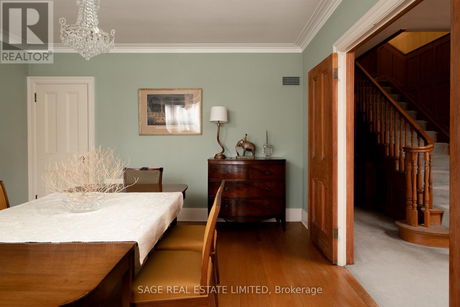 18 King Georges Road, Toronto (Kingsway South), Ontario  M8X 1K7 - Photo 14 - W12894358