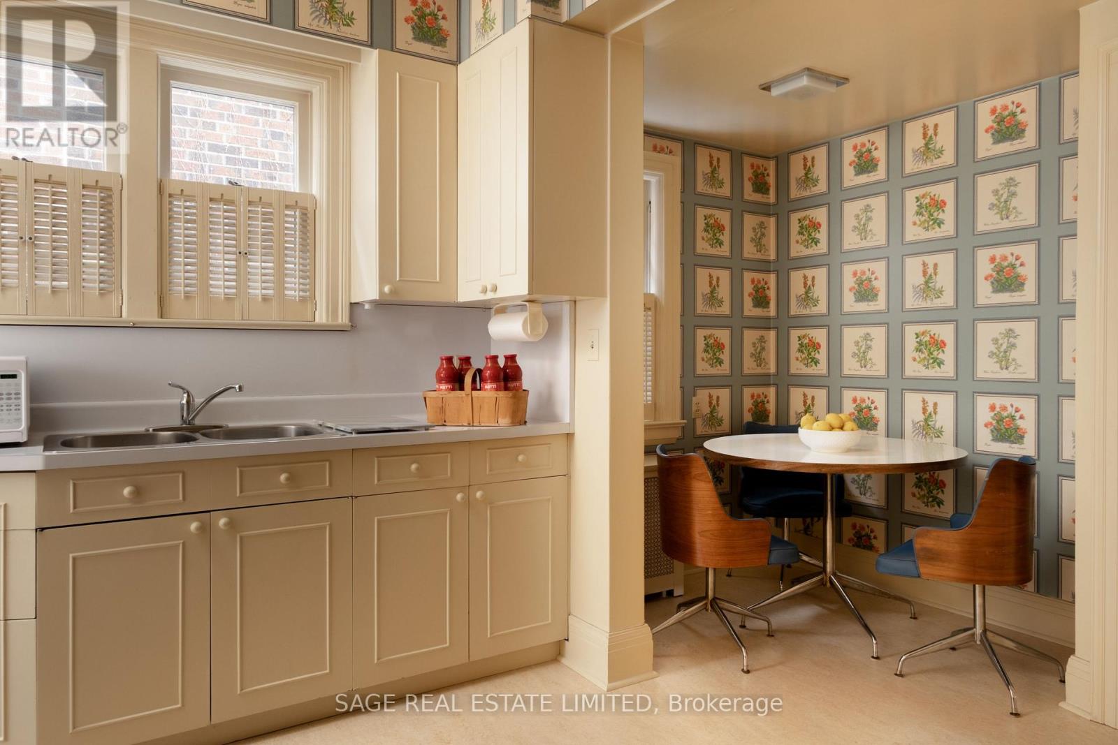 18 King Georges Road, Toronto (Kingsway South), Ontario  M8X 1K7 - Photo 19 - W12894358