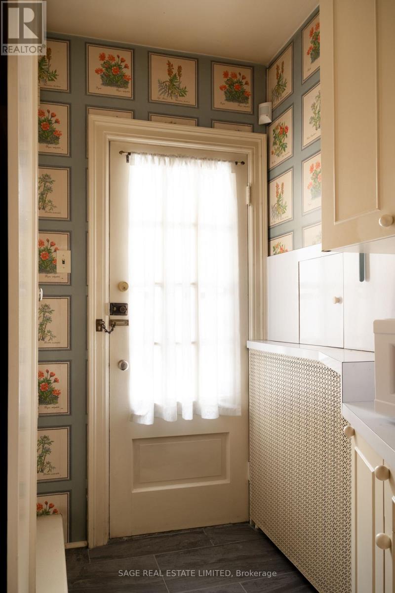 18 King Georges Road, Toronto (Kingsway South), Ontario  M8X 1K7 - Photo 20 - W12894358