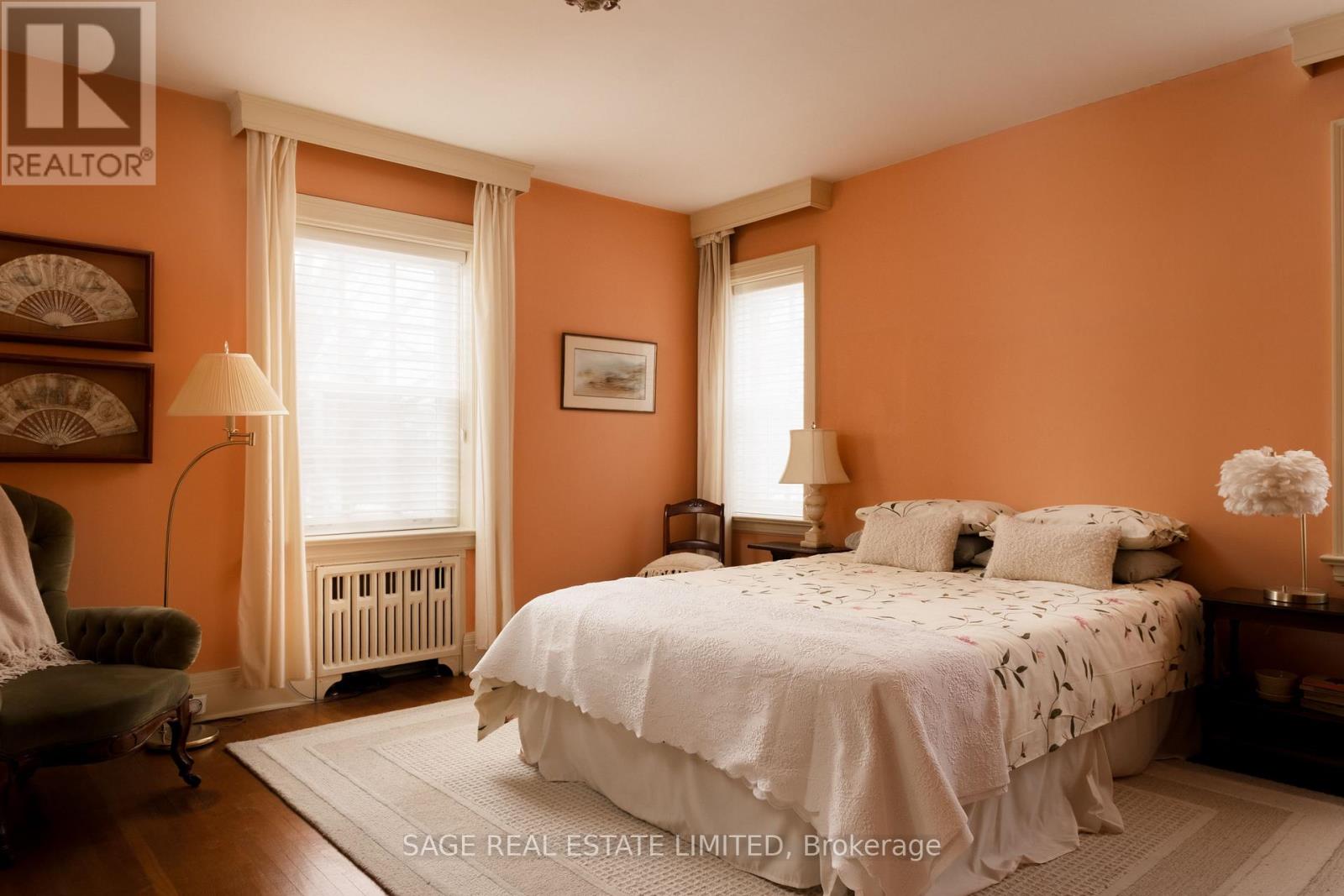 18 King Georges Road, Toronto (Kingsway South), Ontario  M8X 1K7 - Photo 25 - W12894358