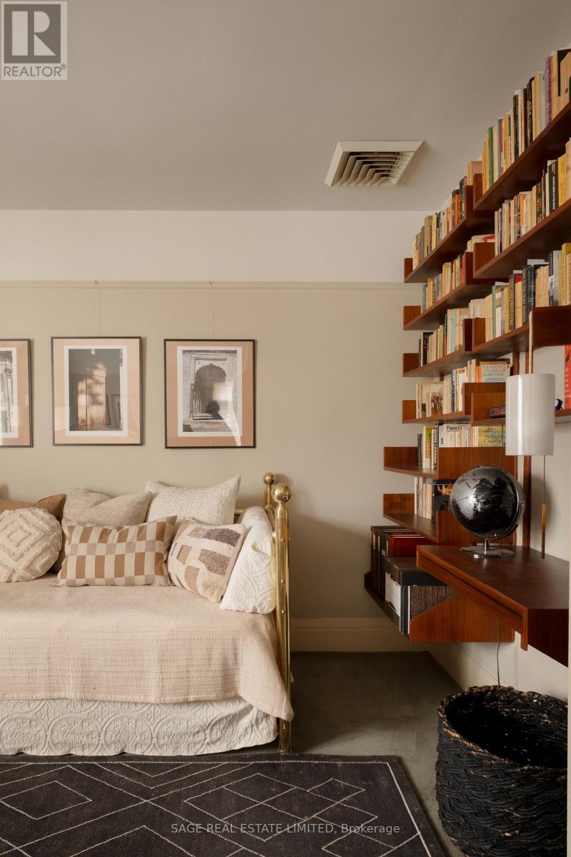 18 King Georges Road, Toronto (Kingsway South), Ontario  M8X 1K7 - Photo 35 - W12894358