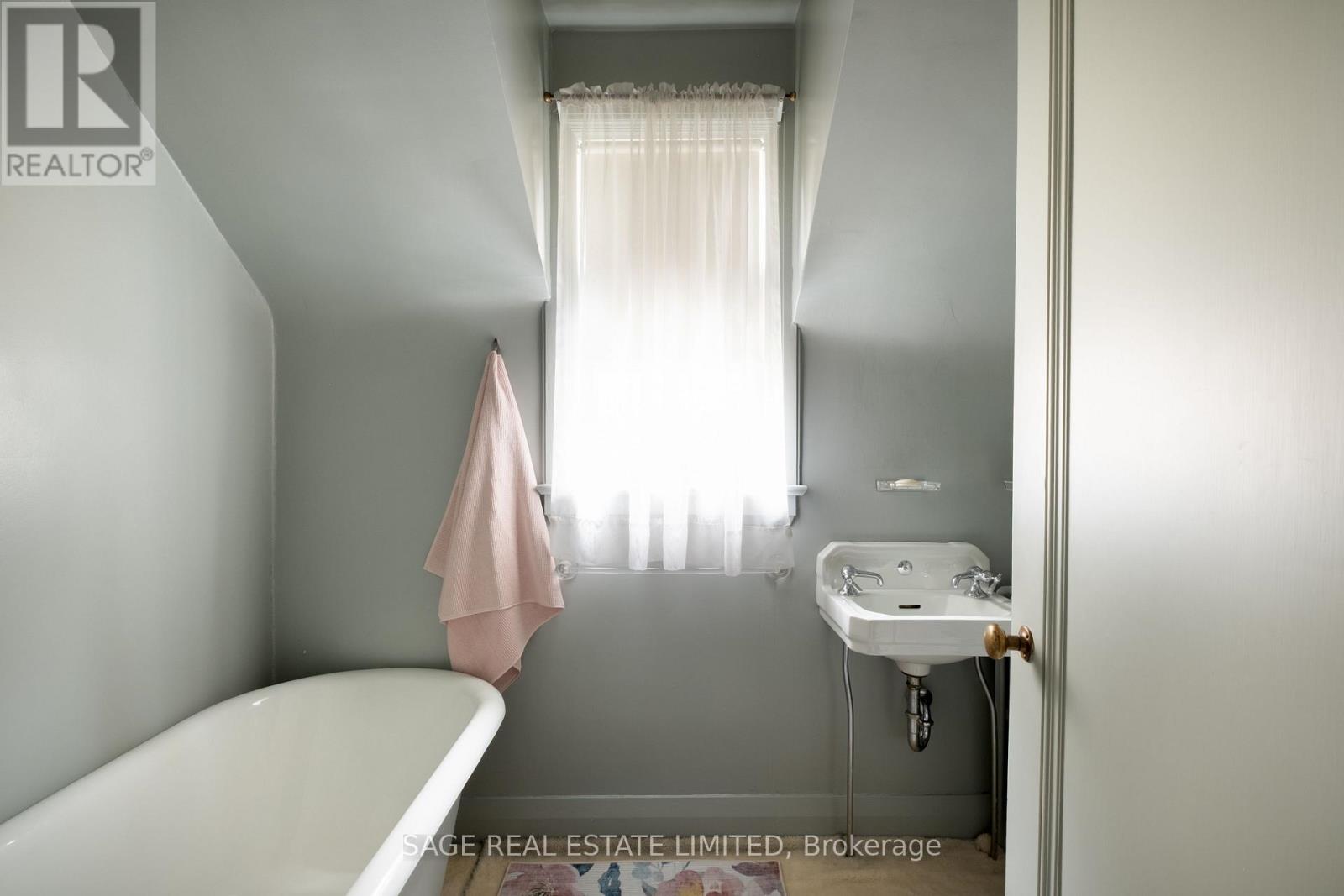 18 King Georges Road, Toronto (Kingsway South), Ontario  M8X 1K7 - Photo 40 - W12894358