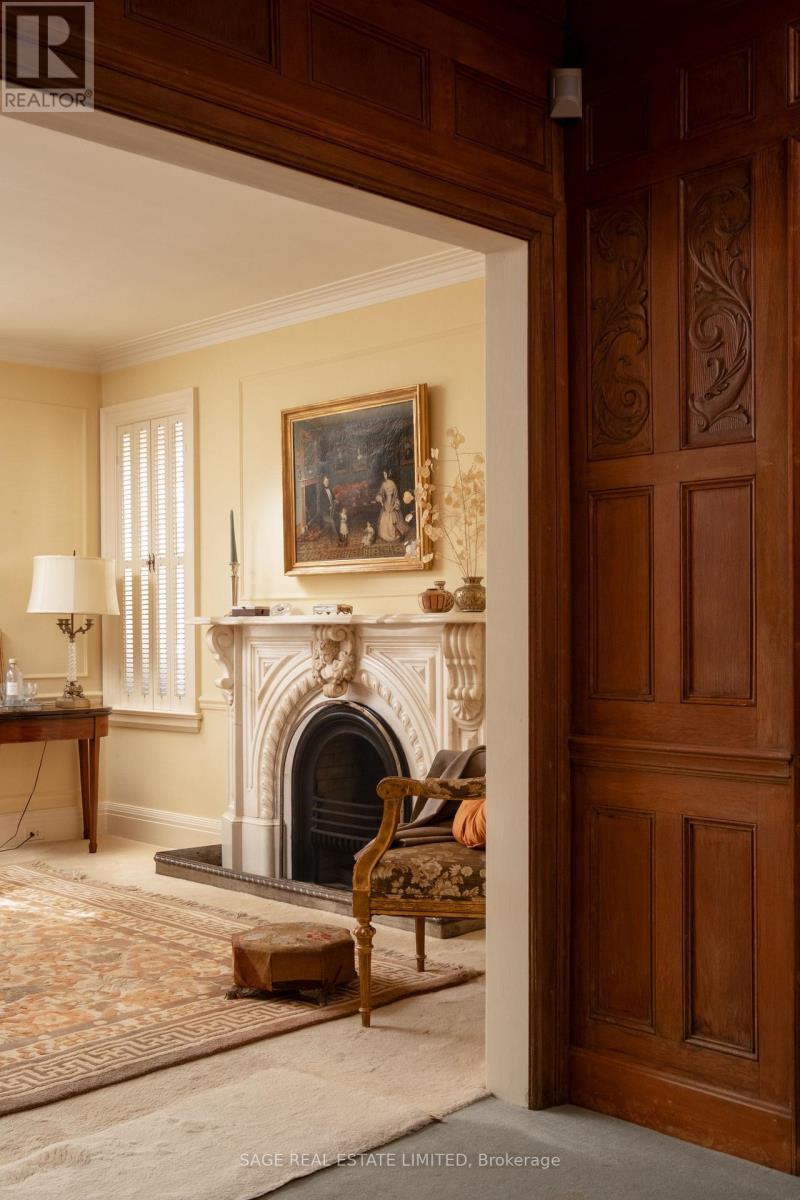 18 King Georges Road, Toronto (Kingsway South), Ontario  M8X 1K7 - Photo 5 - W12894358