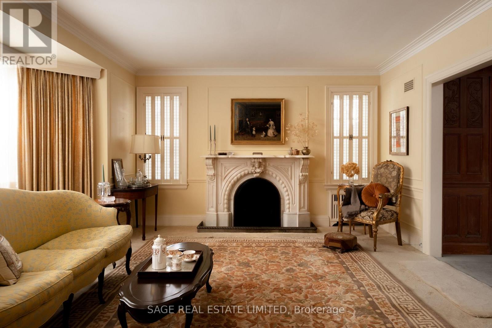 18 King Georges Road, Toronto (Kingsway South), Ontario  M8X 1K7 - Photo 6 - W12894358