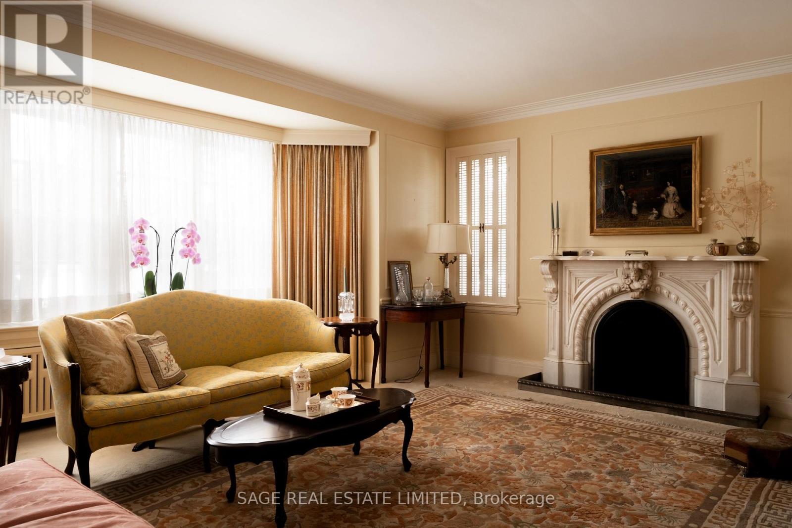 18 King Georges Road, Toronto (Kingsway South), Ontario  M8X 1K7 - Photo 9 - W12894358