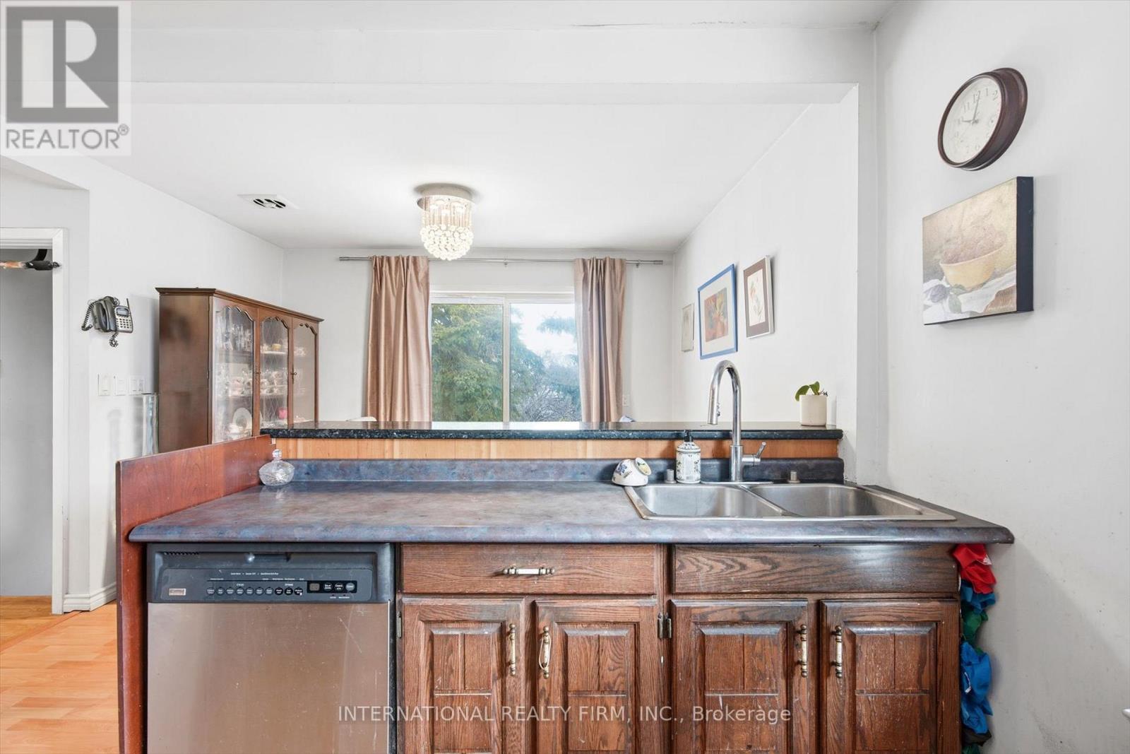 84 Hadrian Drive, Toronto, Ontario  M9W 1V4 - Photo 12 - W12894366