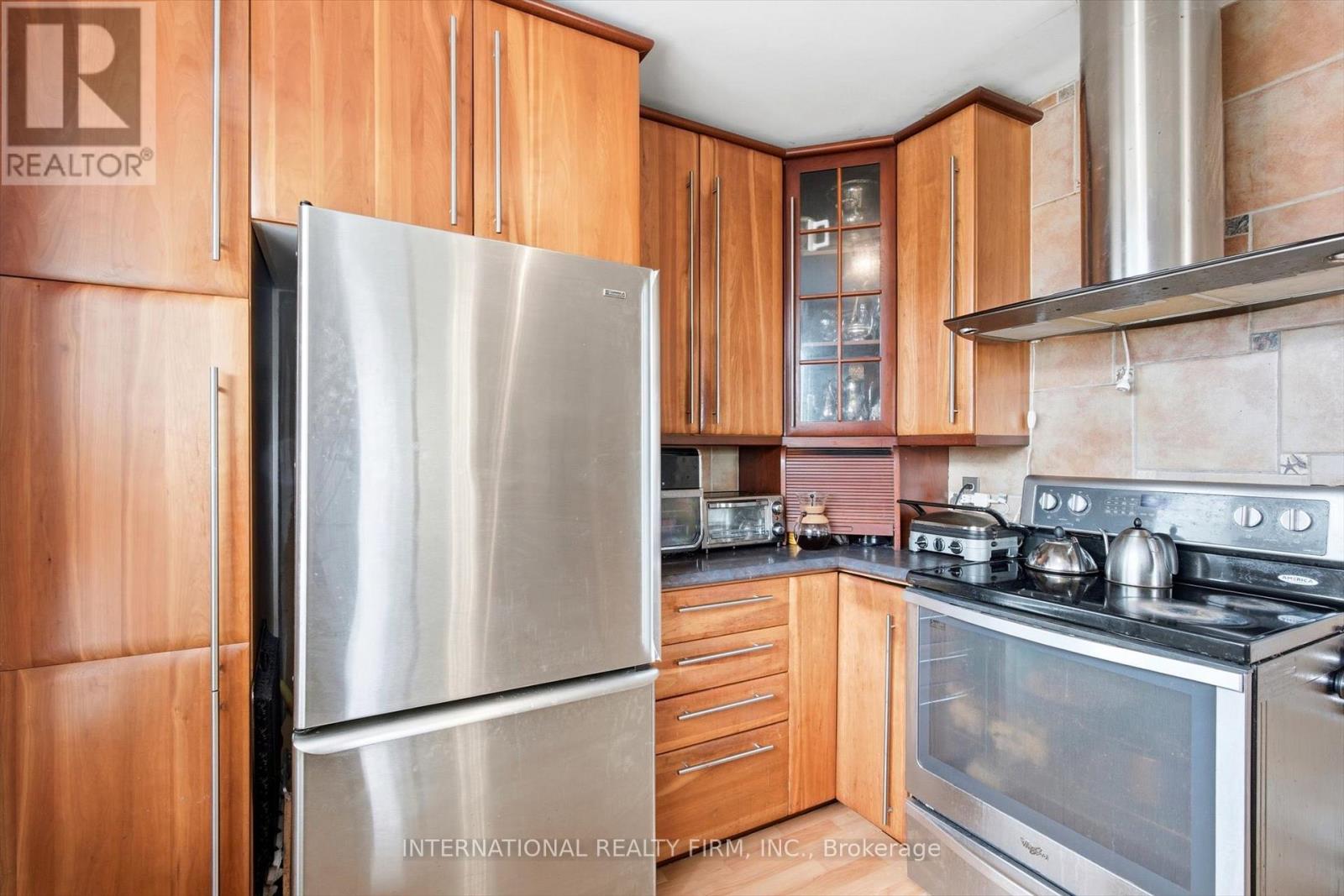 84 Hadrian Drive, Toronto, Ontario  M9W 1V4 - Photo 13 - W12894366