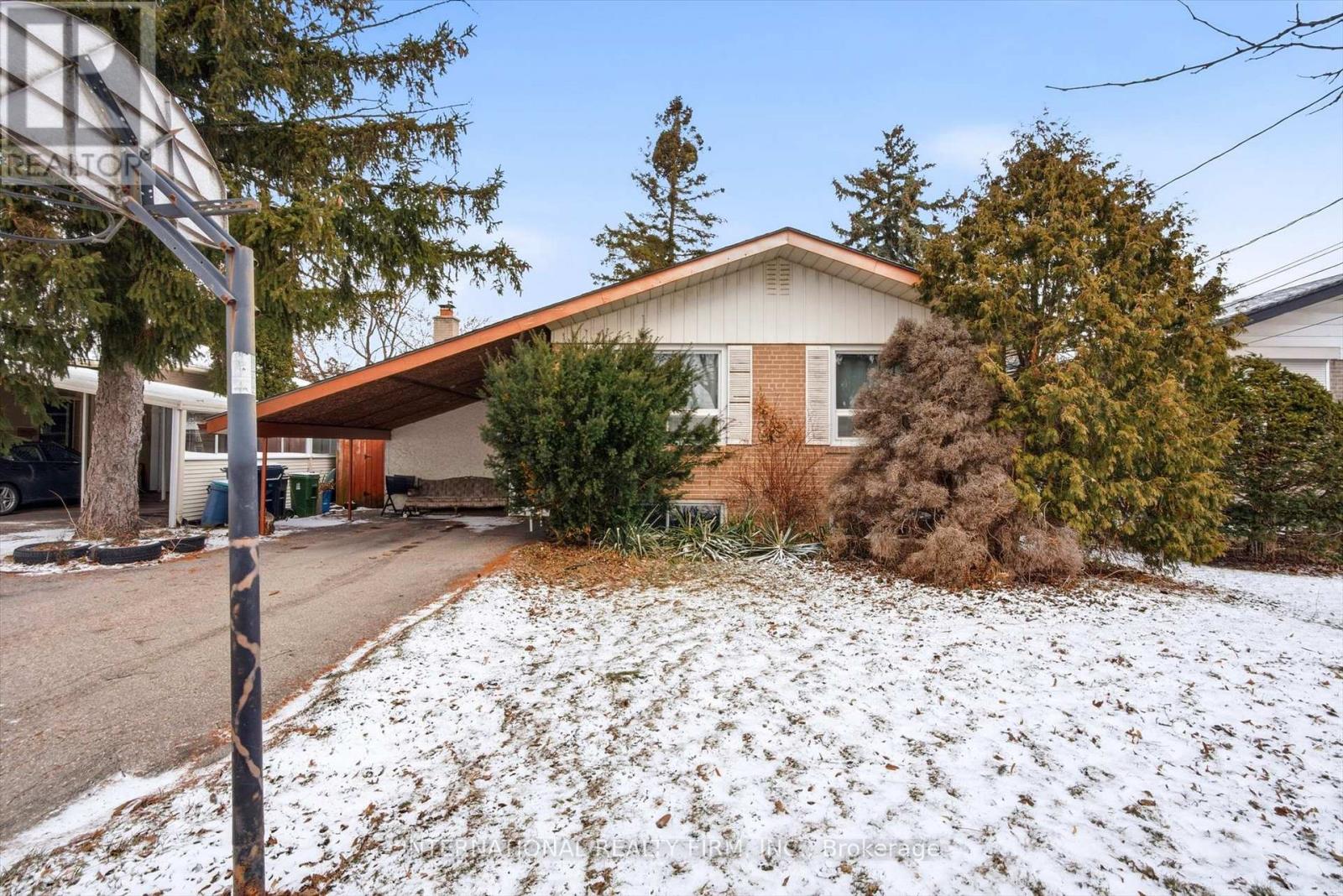 84 Hadrian Drive, Toronto, Ontario  M9W 1V4 - Photo 2 - W12894366