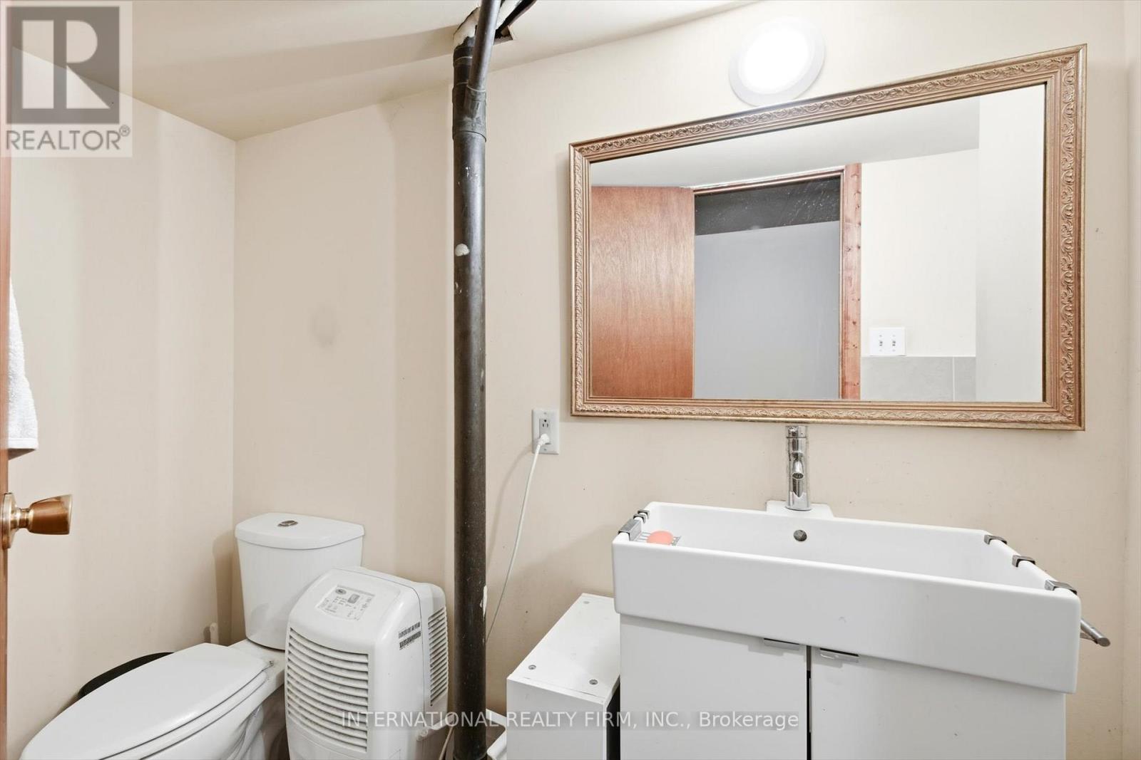 84 Hadrian Drive, Toronto, Ontario  M9W 1V4 - Photo 22 - W12894366