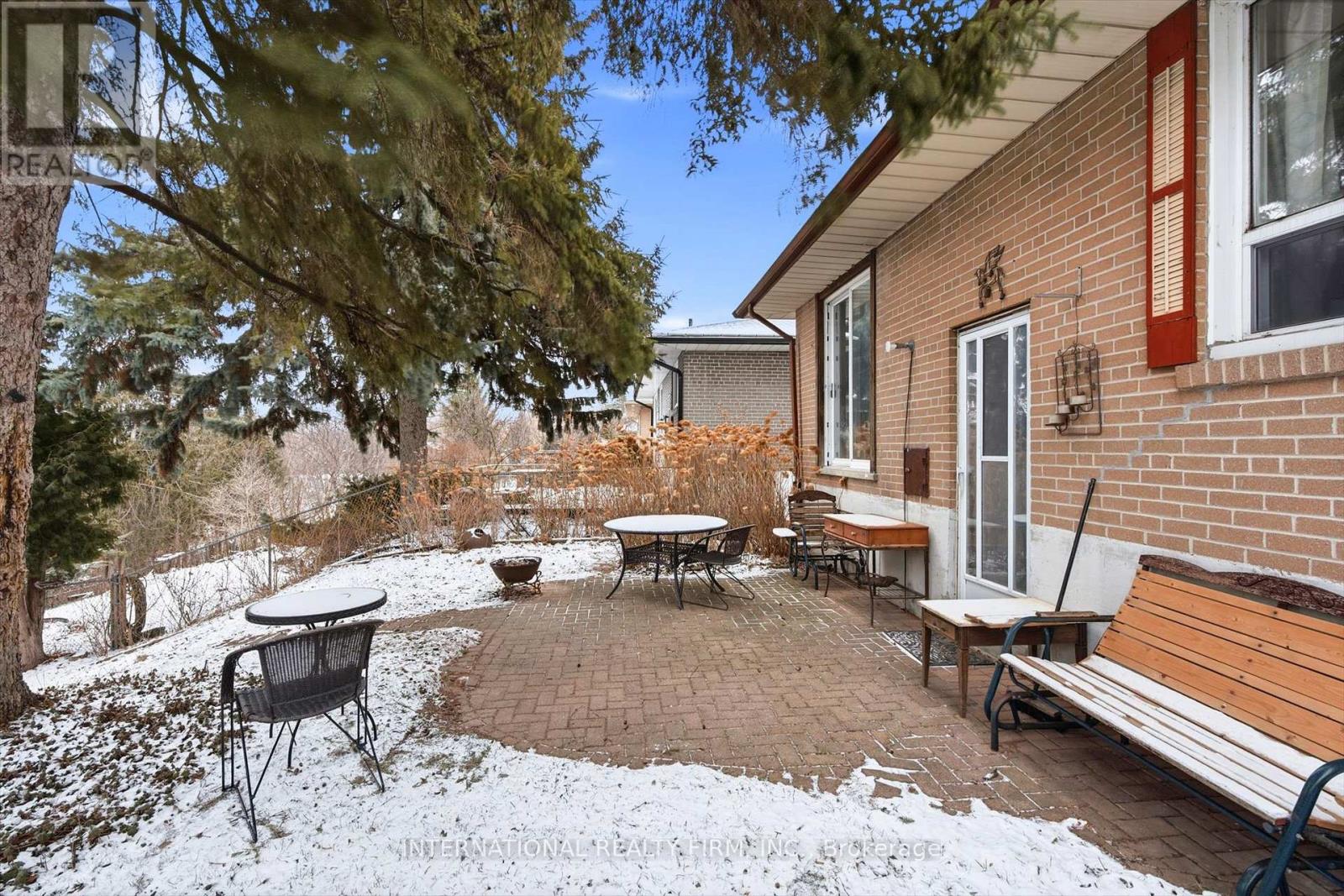 84 Hadrian Drive, Toronto, Ontario  M9W 1V4 - Photo 3 - W12894366