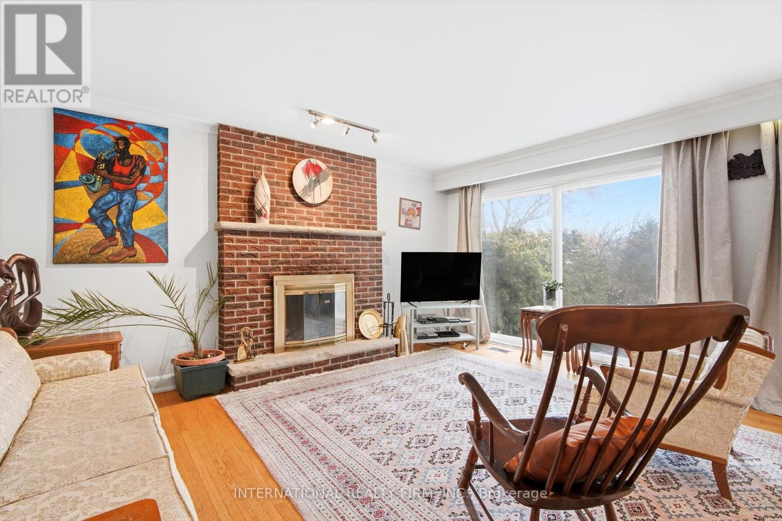 84 Hadrian Drive, Toronto, Ontario  M9W 1V4 - Photo 5 - W12894366