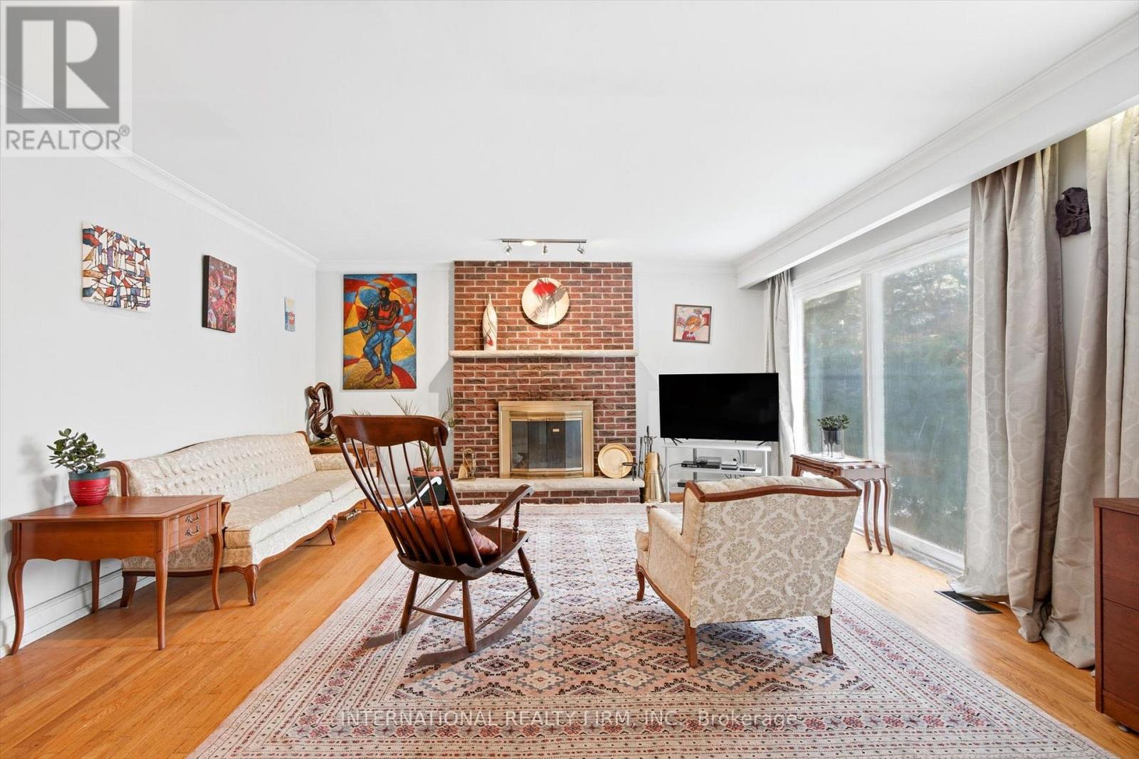 84 Hadrian Drive, Toronto, Ontario  M9W 1V4 - Photo 6 - W12894366