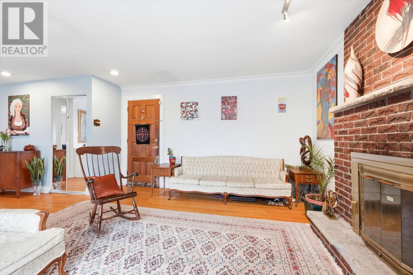 84 Hadrian Drive, Toronto, Ontario  M9W 1V4 - Photo 7 - W12894366