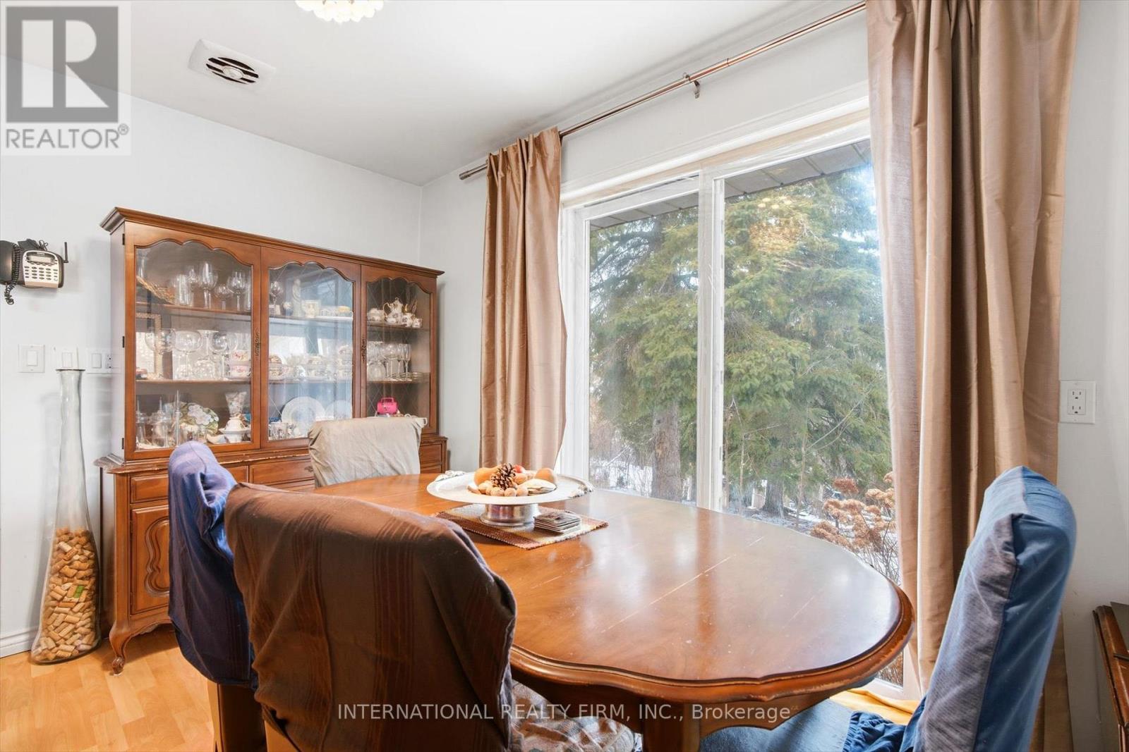 84 Hadrian Drive, Toronto, Ontario  M9W 1V4 - Photo 9 - W12894366