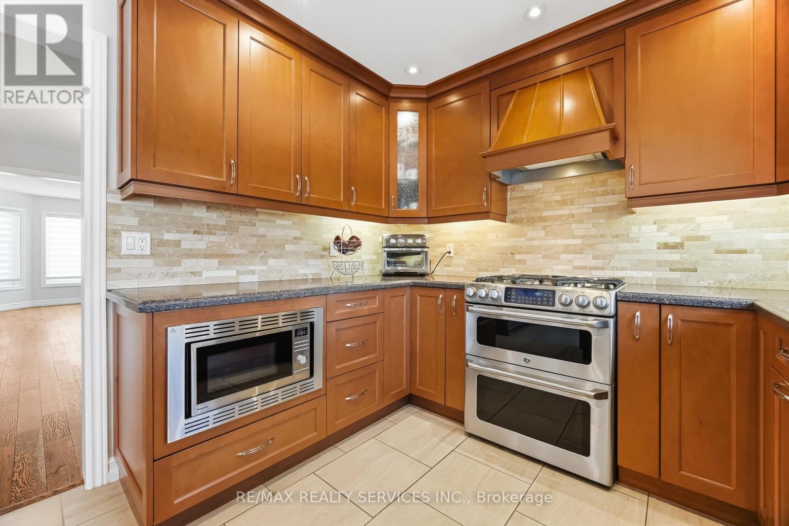 824 Drysdale Drive, Mississauga, Ontario  L5V 1X4 - Photo 16 - W12894384