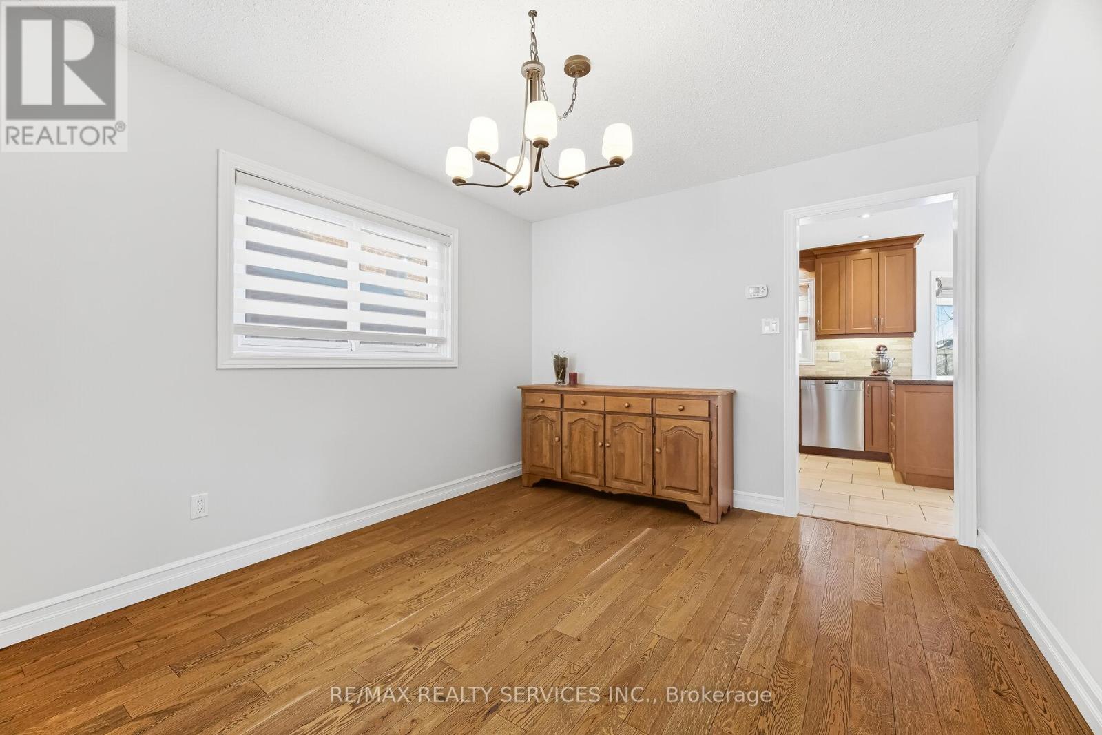 824 Drysdale Drive, Mississauga, Ontario  L5V 1X4 - Photo 19 - W12894384