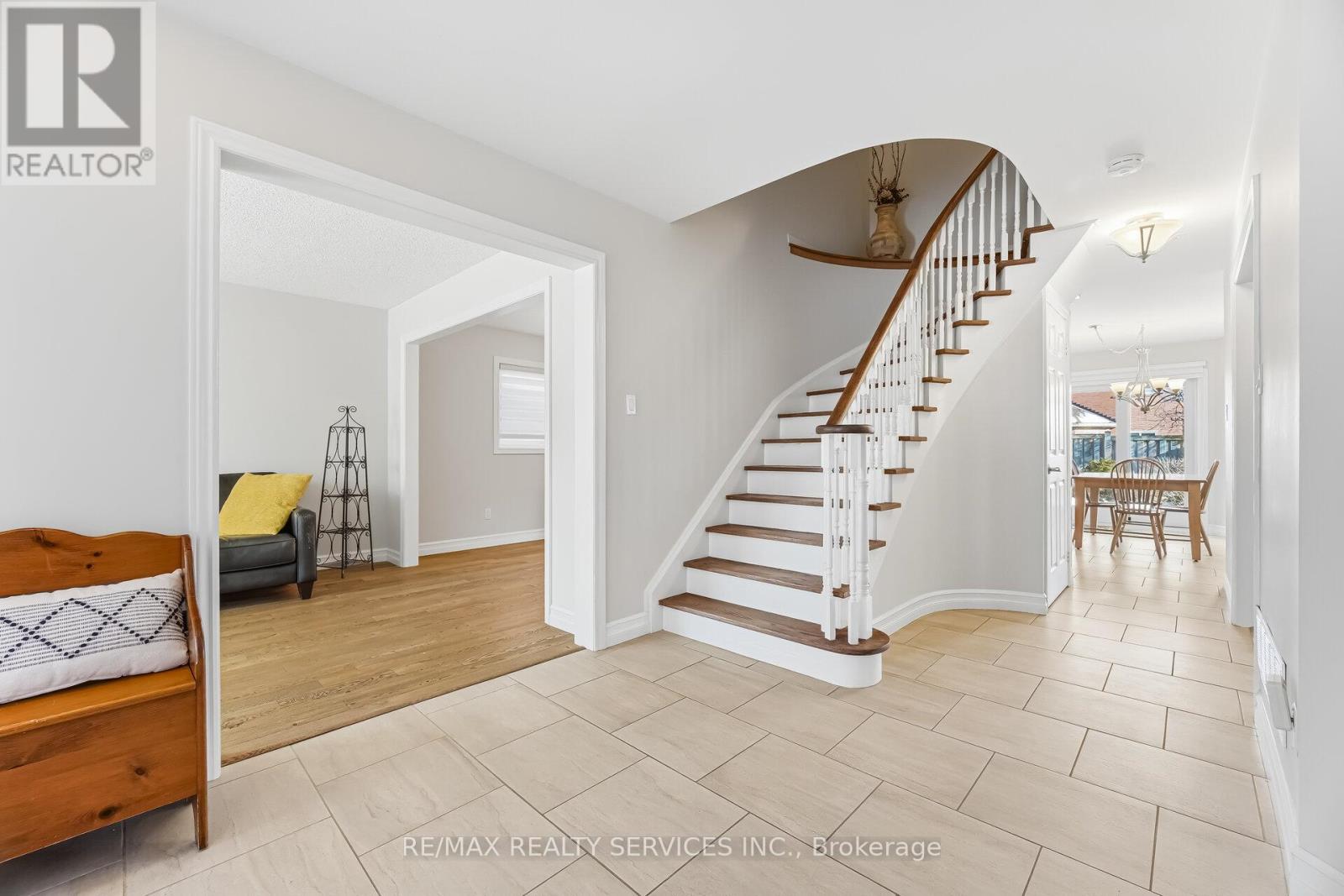 824 Drysdale Drive, Mississauga, Ontario  L5V 1X4 - Photo 25 - W12894384