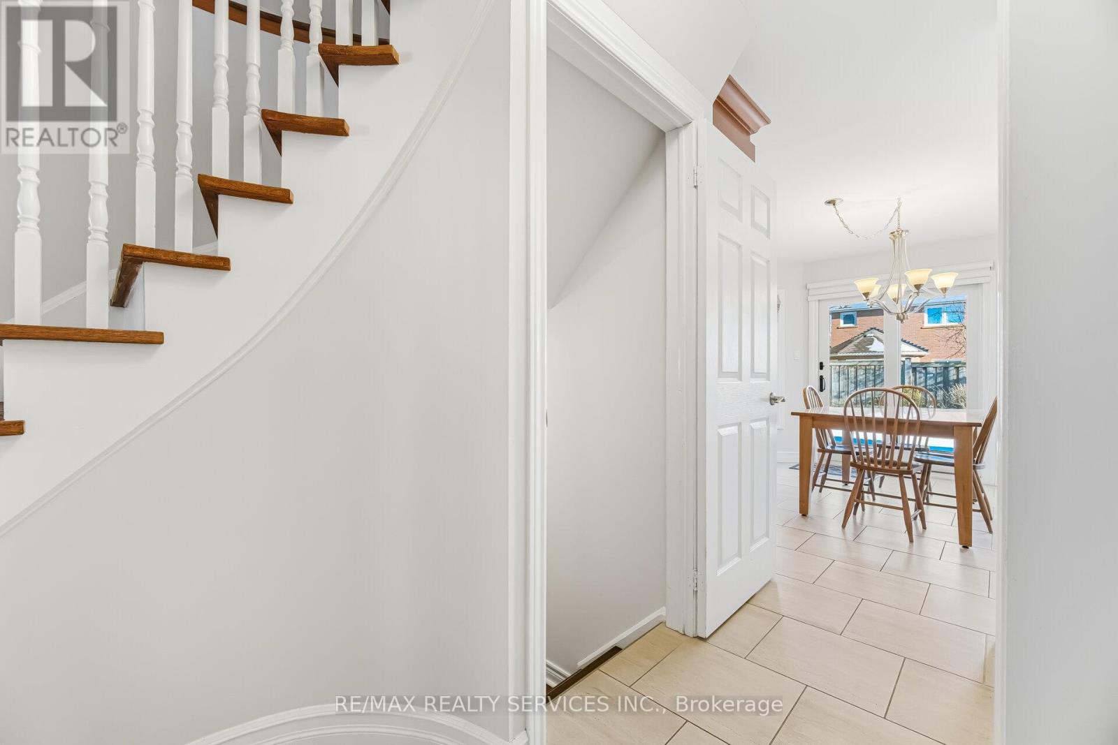 824 Drysdale Drive, Mississauga, Ontario  L5V 1X4 - Photo 41 - W12894384