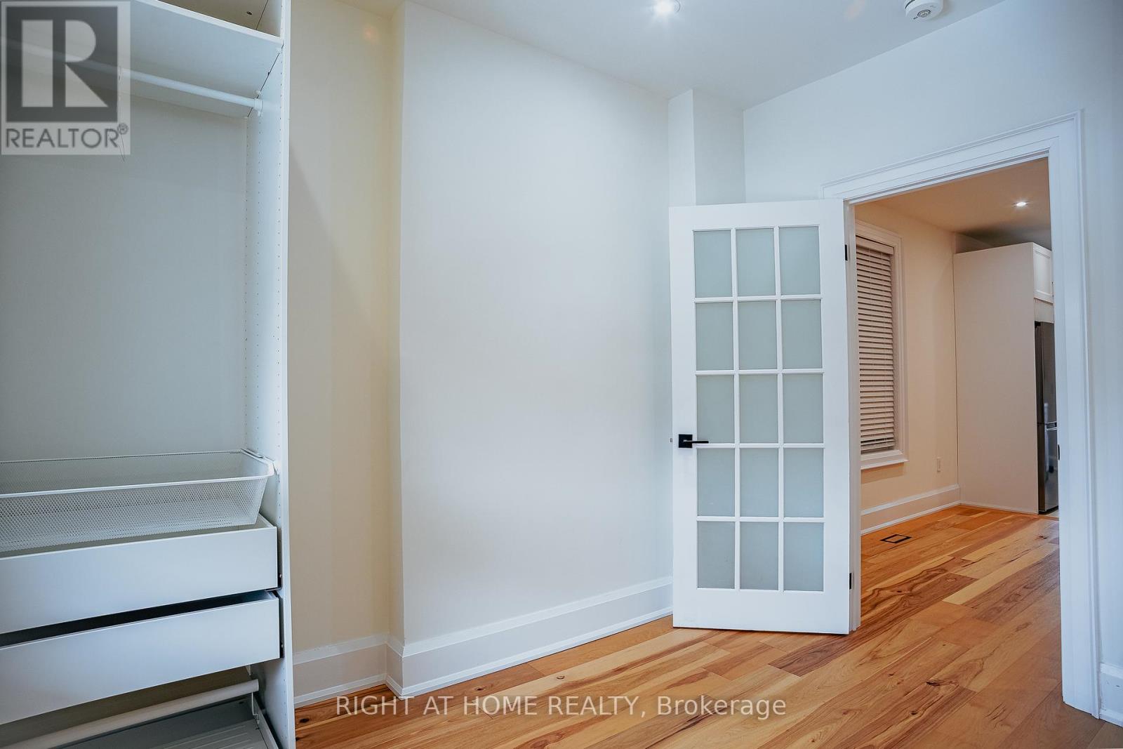 39 Sellers Avenue, Toronto (Corso Italia-Davenport), Ontario  M6E 3T4 - Photo 10 - W12894386