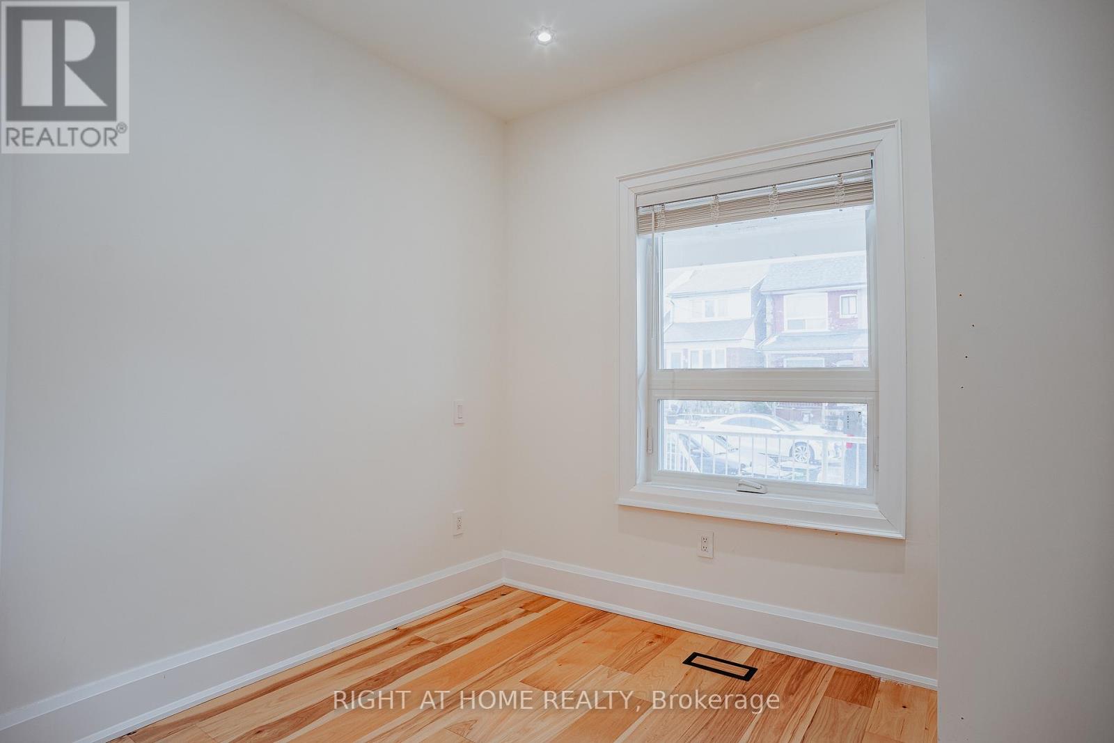 39 Sellers Avenue, Toronto (Corso Italia-Davenport), Ontario  M6E 3T4 - Photo 12 - W12894386