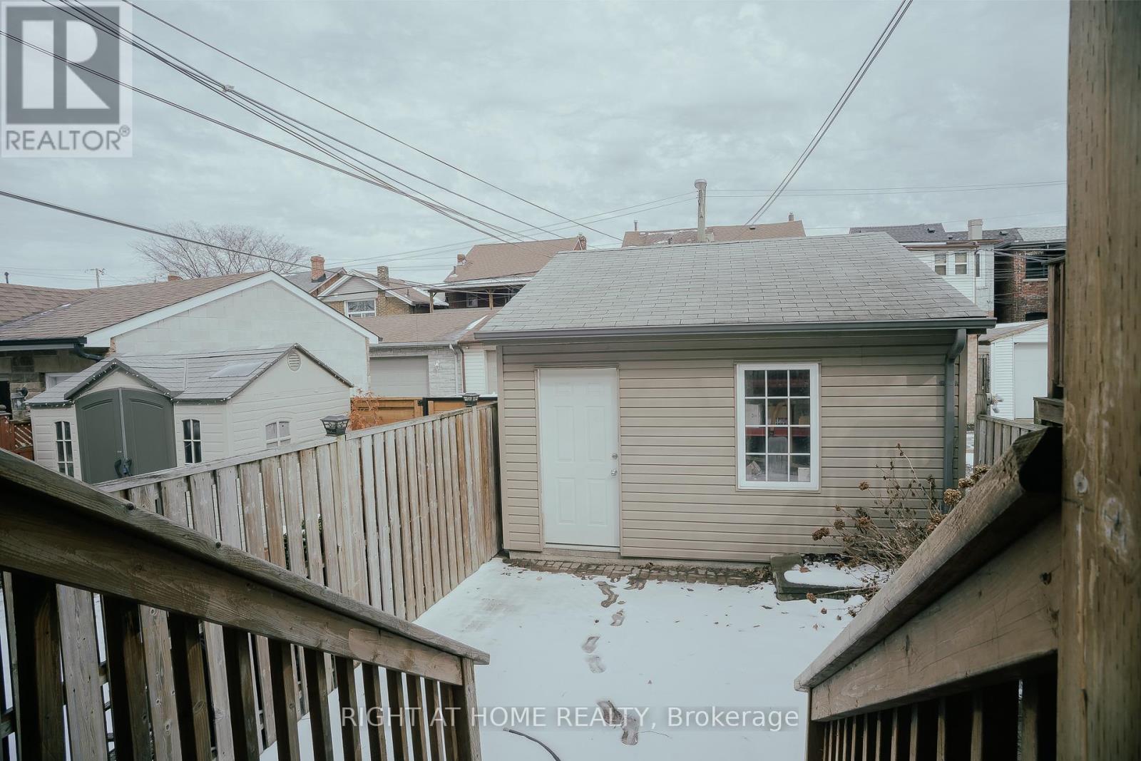 39 Sellers Avenue, Toronto (Corso Italia-Davenport), Ontario  M6E 3T4 - Photo 14 - W12894386