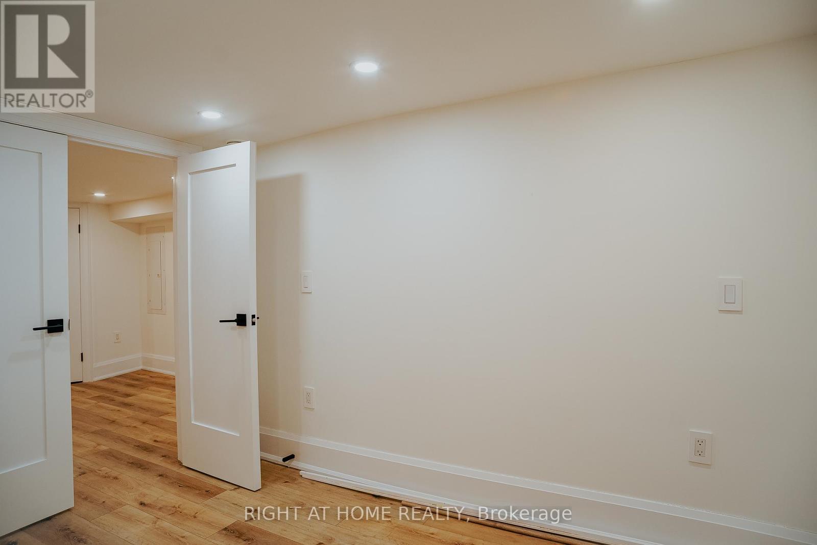 39 Sellers Avenue, Toronto (Corso Italia-Davenport), Ontario  M6E 3T4 - Photo 22 - W12894386