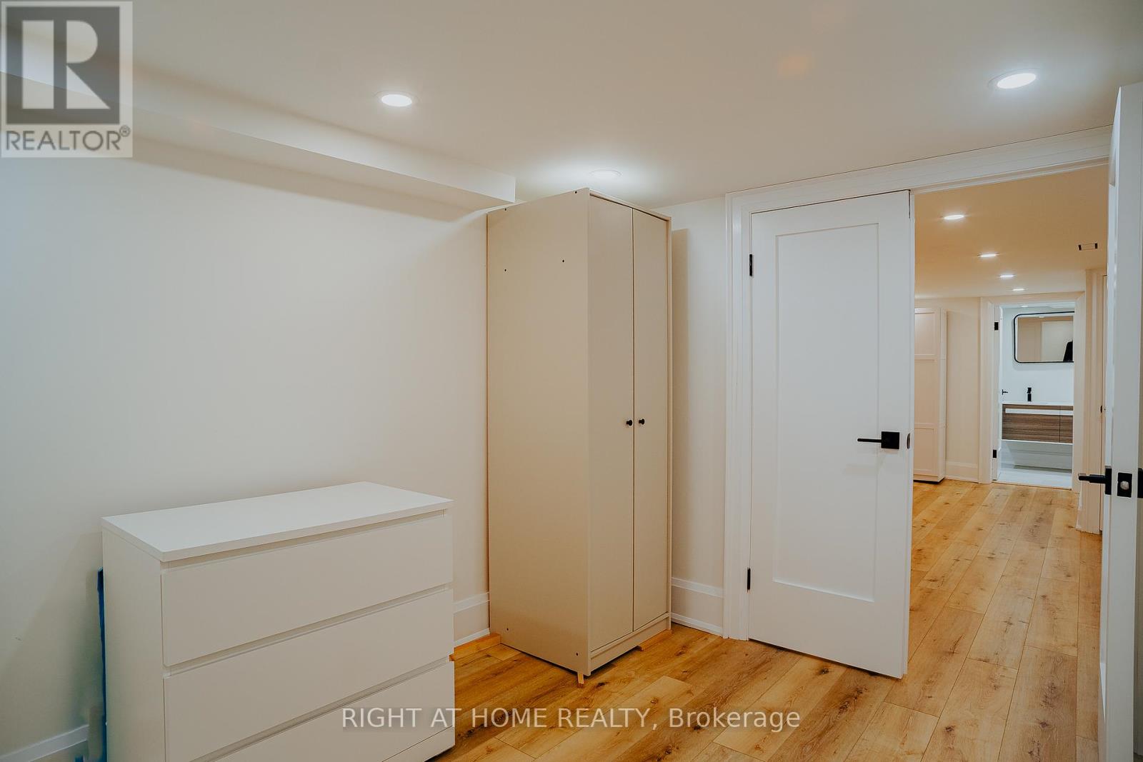 39 Sellers Avenue, Toronto (Corso Italia-Davenport), Ontario  M6E 3T4 - Photo 23 - W12894386