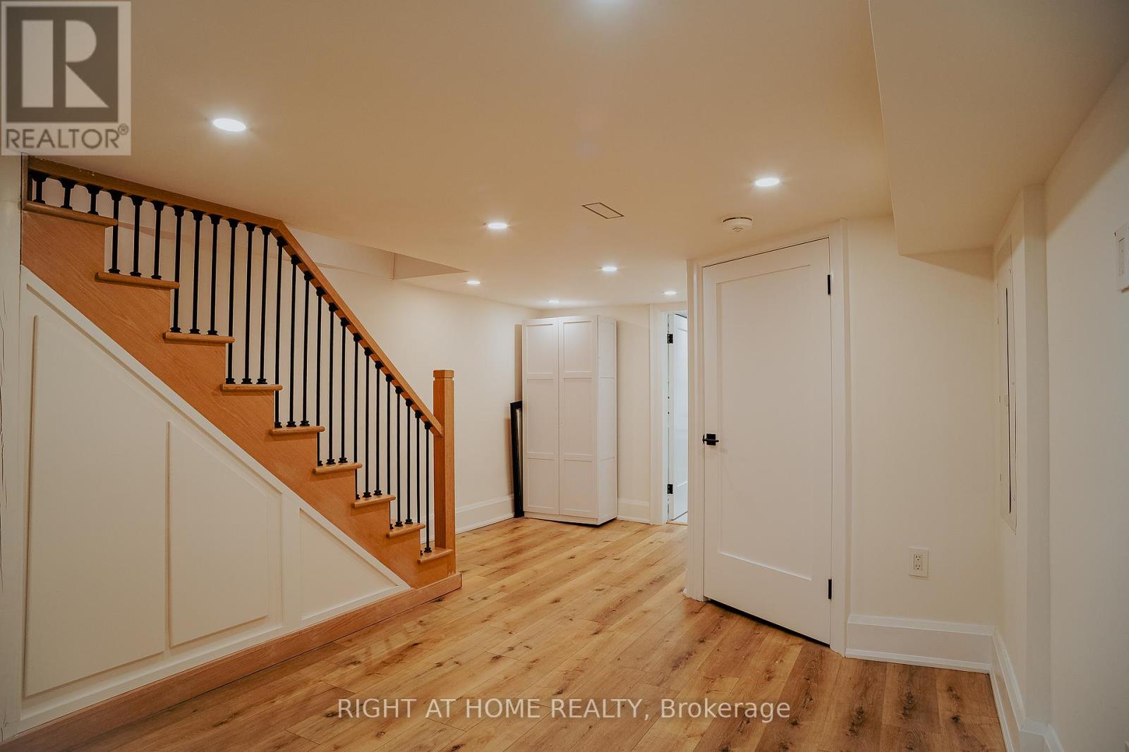 39 Sellers Avenue, Toronto (Corso Italia-Davenport), Ontario  M6E 3T4 - Photo 24 - W12894386