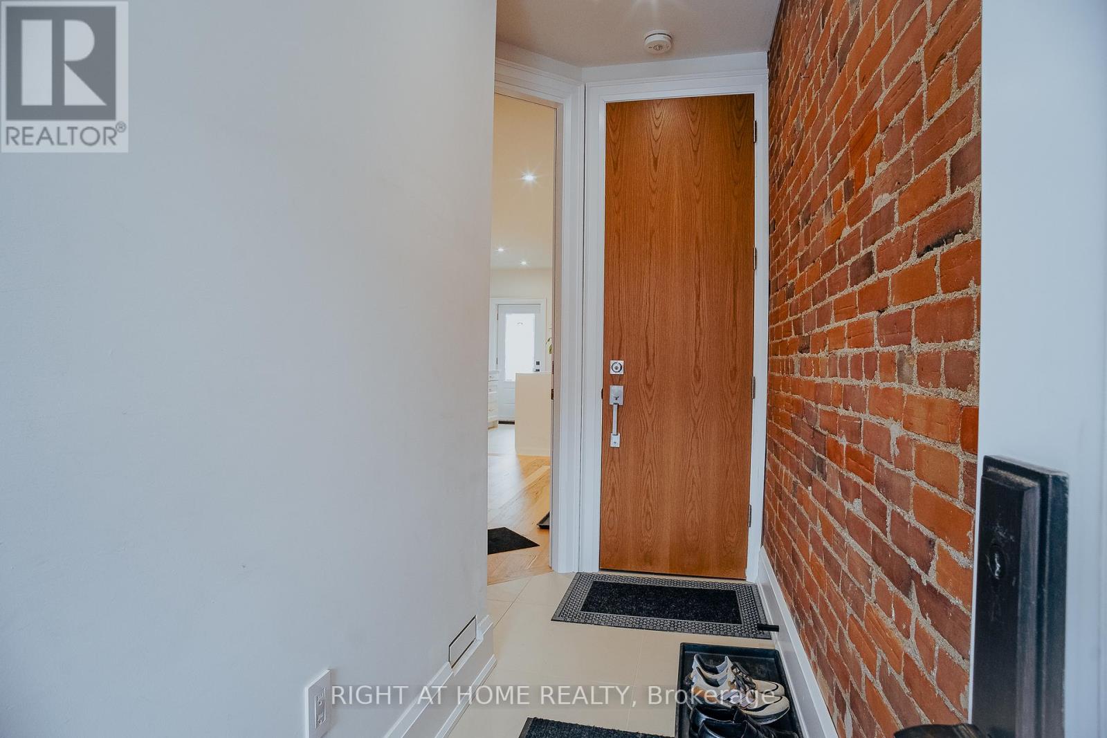 39 Sellers Avenue, Toronto (Corso Italia-Davenport), Ontario  M6E 3T4 - Photo 27 - W12894386