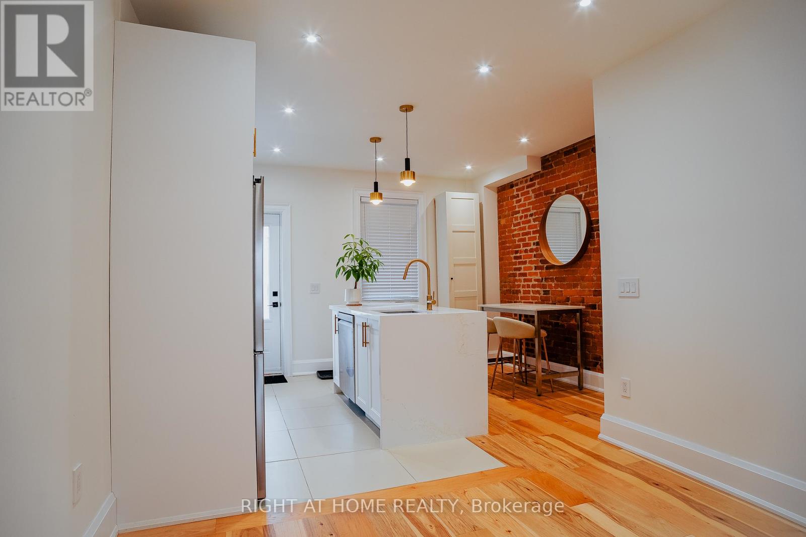 39 Sellers Avenue, Toronto (Corso Italia-Davenport), Ontario  M6E 3T4 - Photo 4 - W12894386