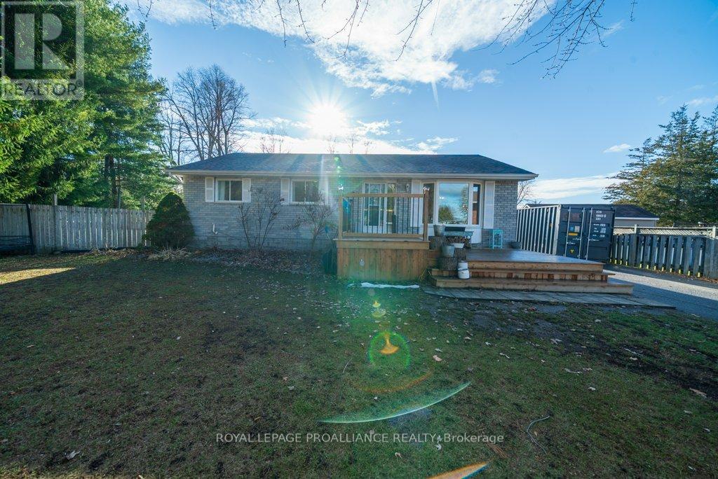 26 Dollar Crescent, Greater Napanee, Ontario  K7R 3K7 - Photo 22 - X12877152