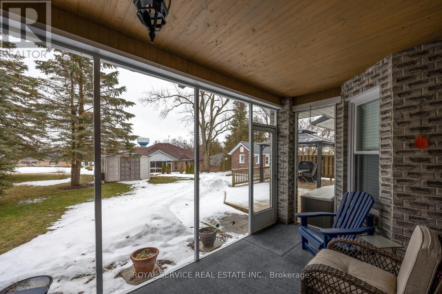 37 Russell Hill Road, Kawartha Lakes (Bobcaygeon), Ontario  K0M 1A0 - Photo 11 - X12894434
