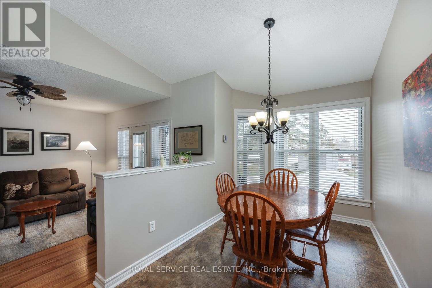 37 Russell Hill Road, Kawartha Lakes (Bobcaygeon), Ontario  K0M 1A0 - Photo 14 - X12894434